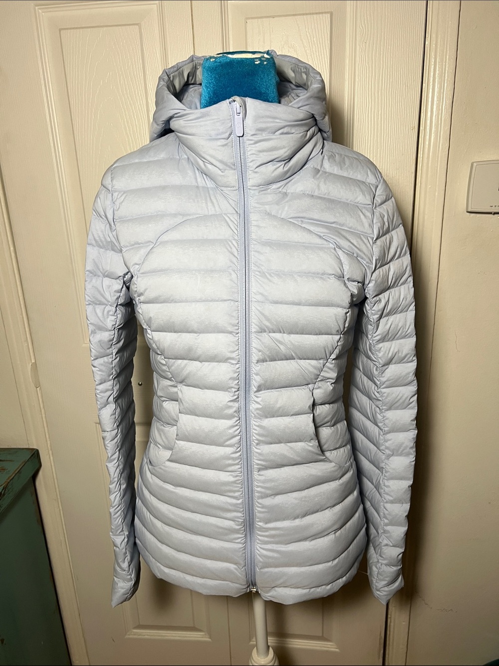 Lululemon Athletica Pack It Down Jacket 6 Full Zip Winter Warm